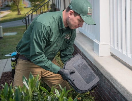 arnold-md-pest-control-worker